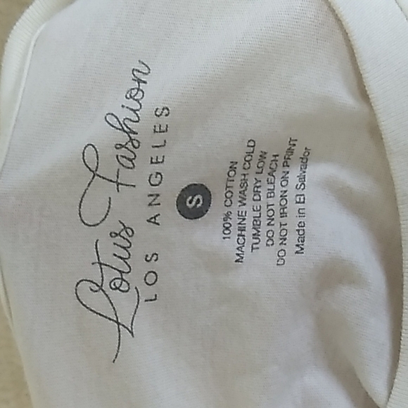 Lotus Fashion Mama of a Little Firecracker Cream Graphic Tee Size Small - Picture 4 of 4